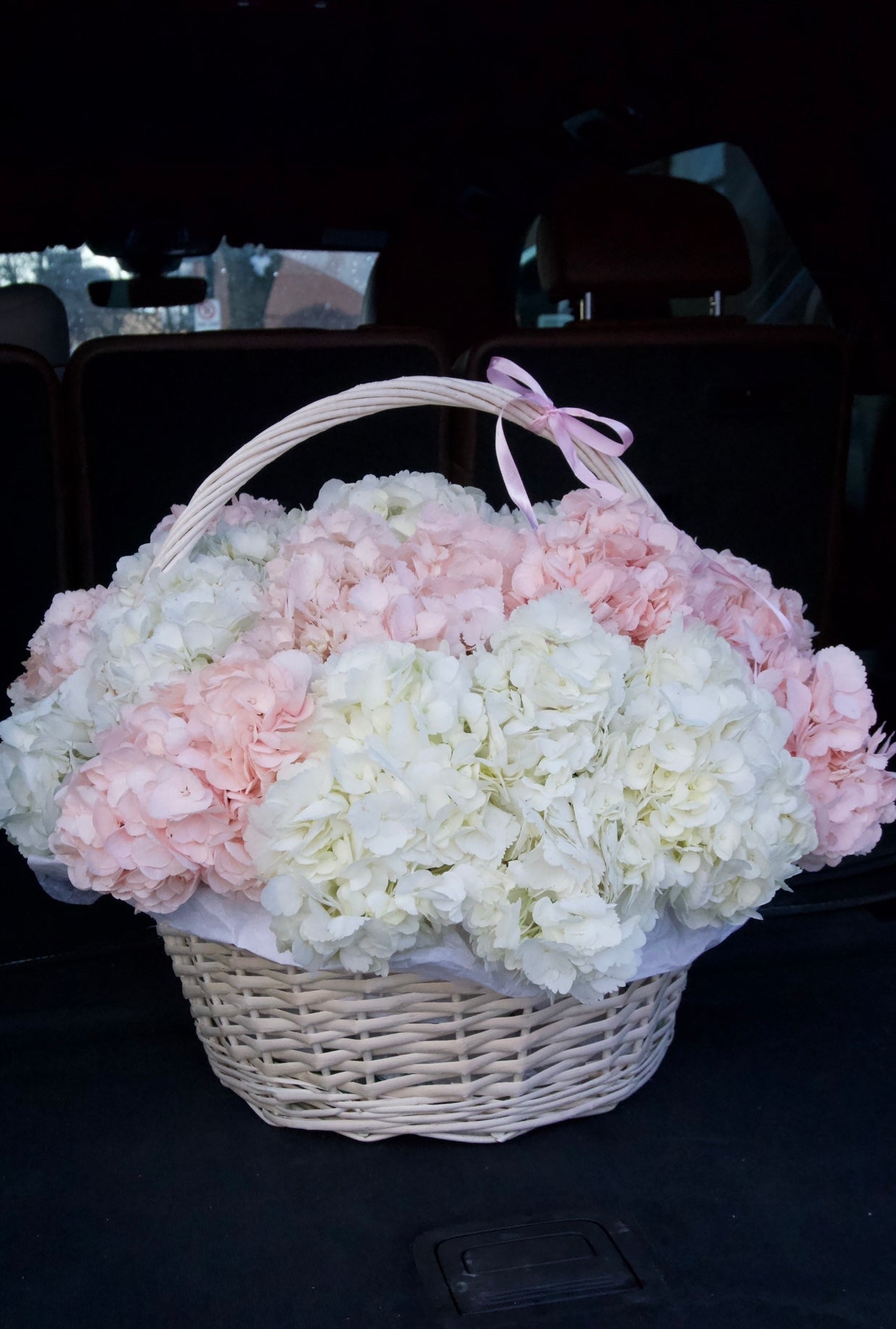 Mono Hydrangeas Wicker Basket