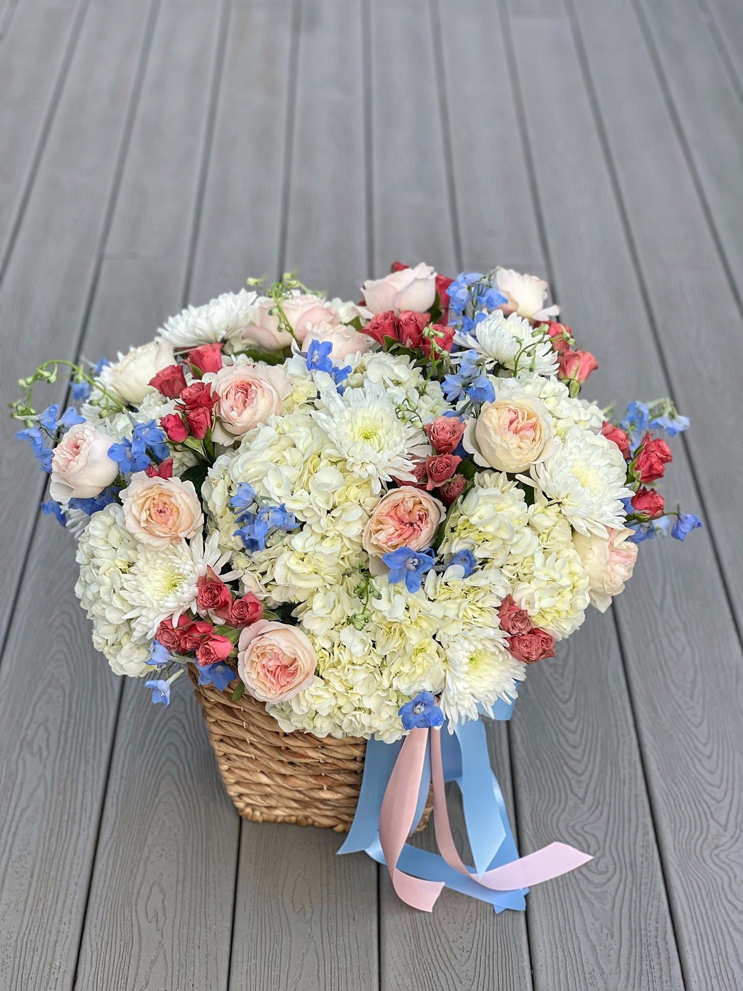 Luxury basket "Garden of Paradise"