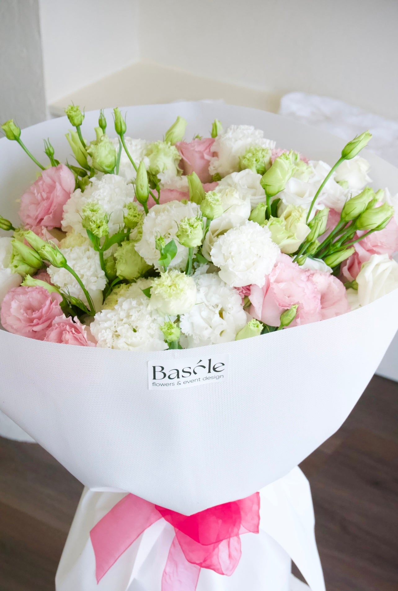 Mono Bouquet Of Lisianthus