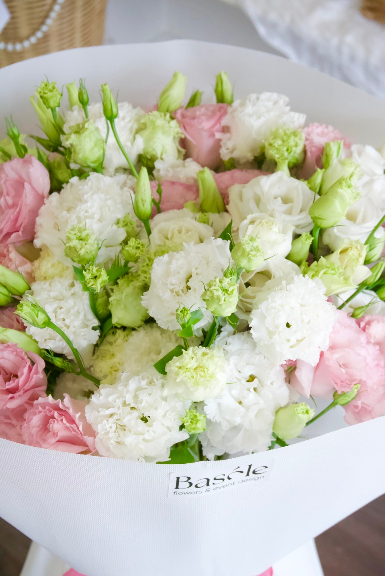 Mono Bouquet Of Lisianthus