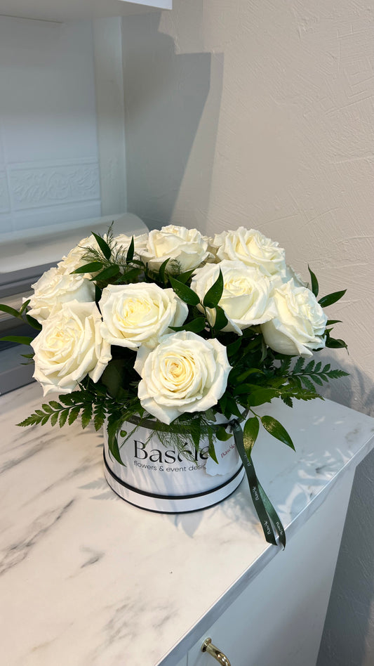 Classic White Roses Hat Box